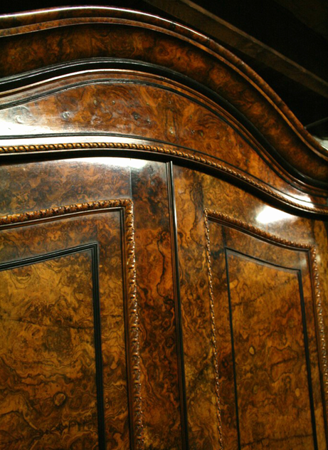 Ayton Castle Burr Walnut Wardrobe & Dressing Table-georgian-antiques-Ayton Castle Wardrobe (8)_main.jpg